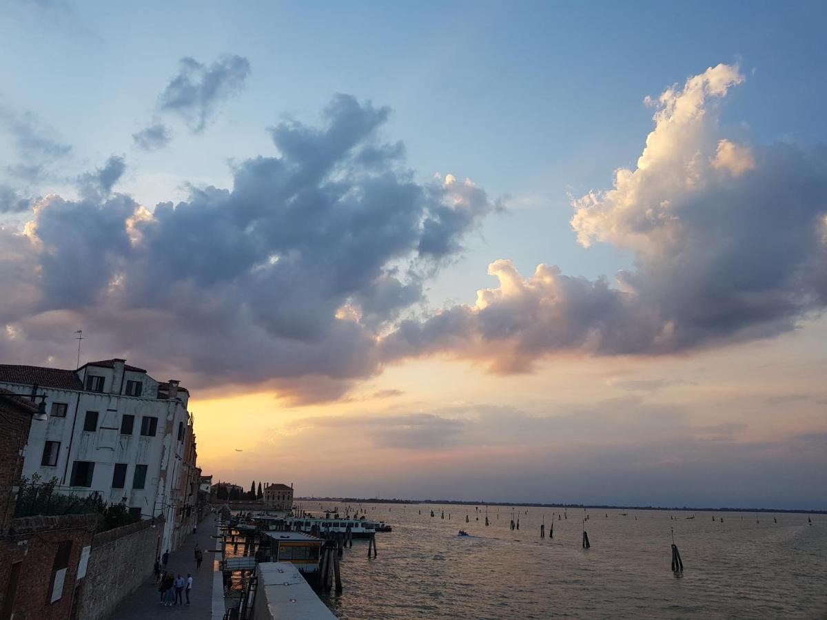 The Secret Garden In The Very Heart Of Venecia Exterior foto